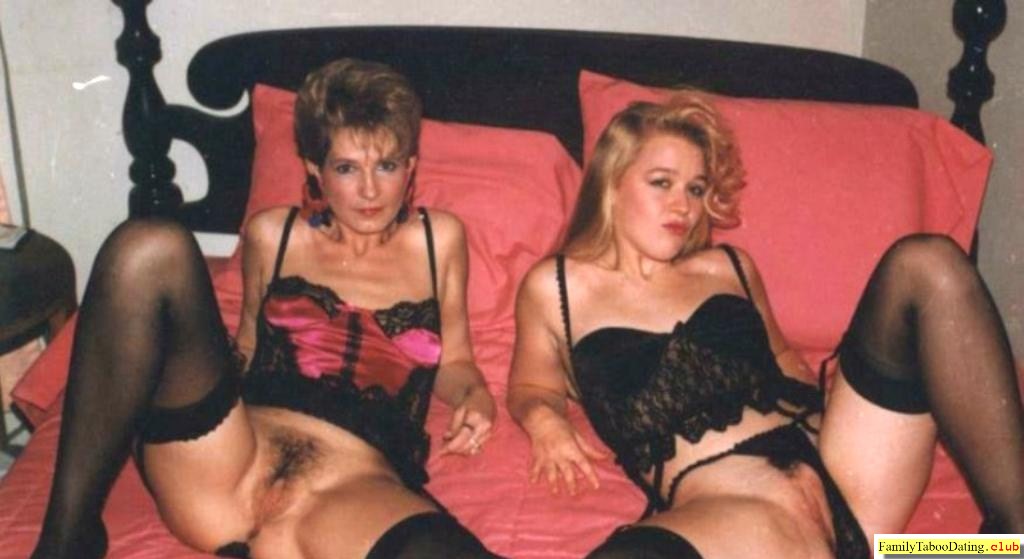 Vintage Photo Of Super Sexy Real Mother And Daughter Posing Naked On Bed